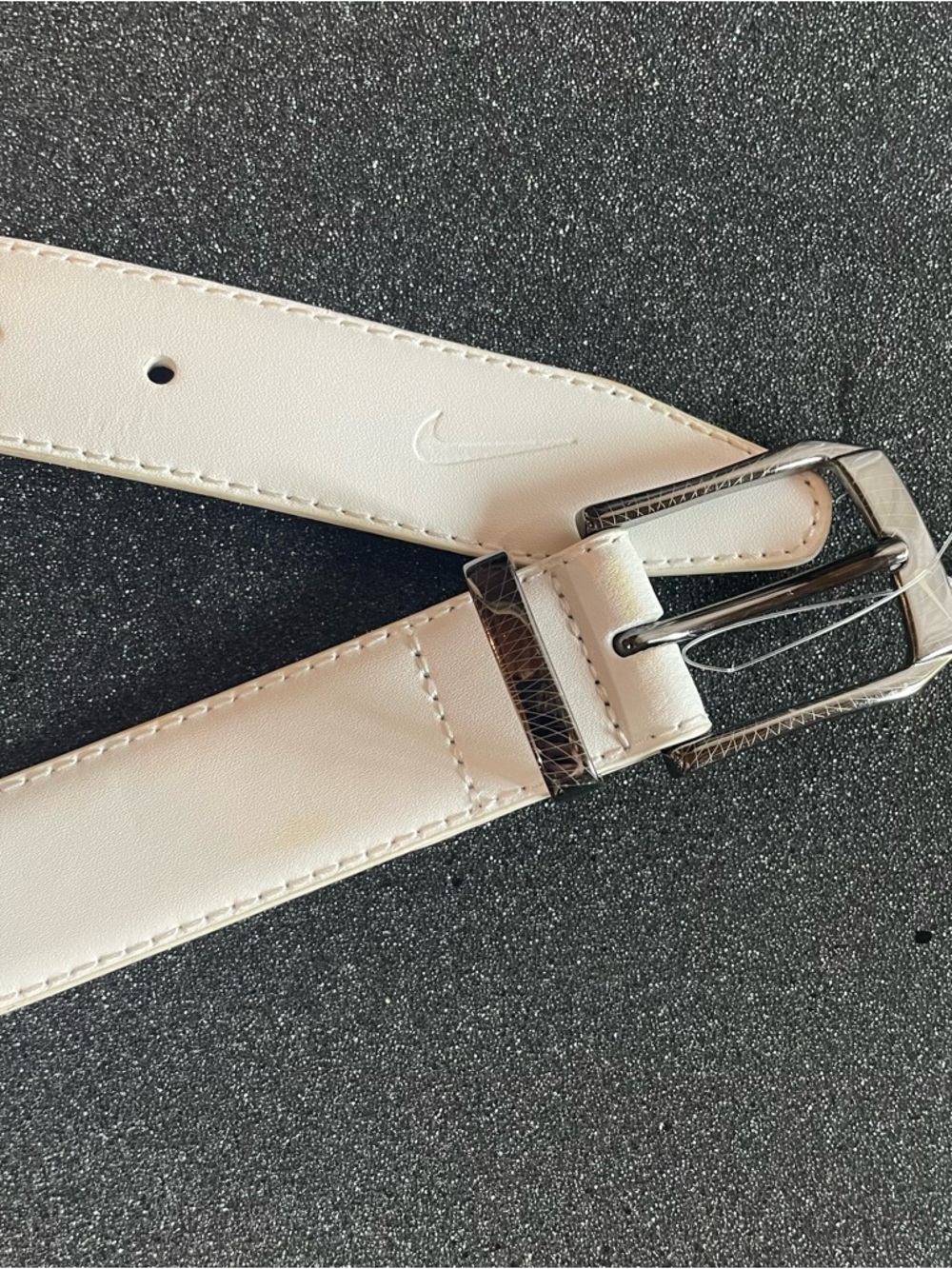 Nike Men’s White Belt with Silver Buckle